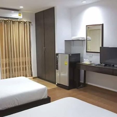 Field Town Apartment 나콘나욕 외부 사진